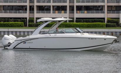 30' Cobalt 2022 Yacht For Sale